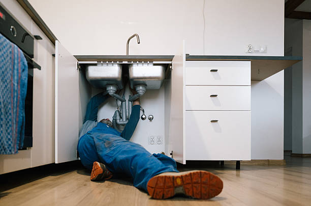 Professional Emergency Plumber technician working in Negley, OH